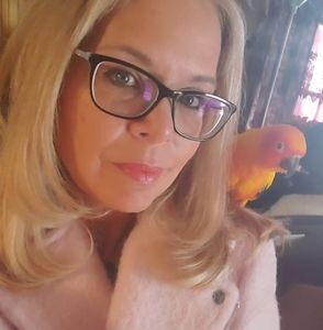 Meet your Posher, Malinda